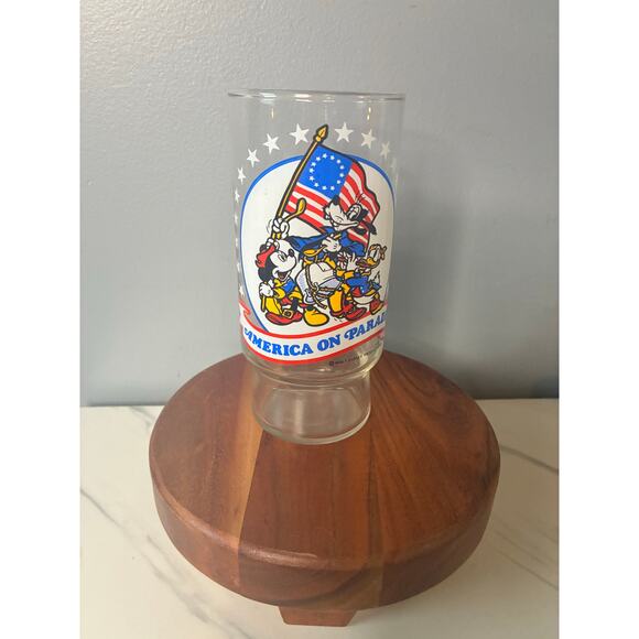1976 Disney “America on Parade” Bicentennial Glass – Coca-Cola Limited Edition - Picture 1 of 7